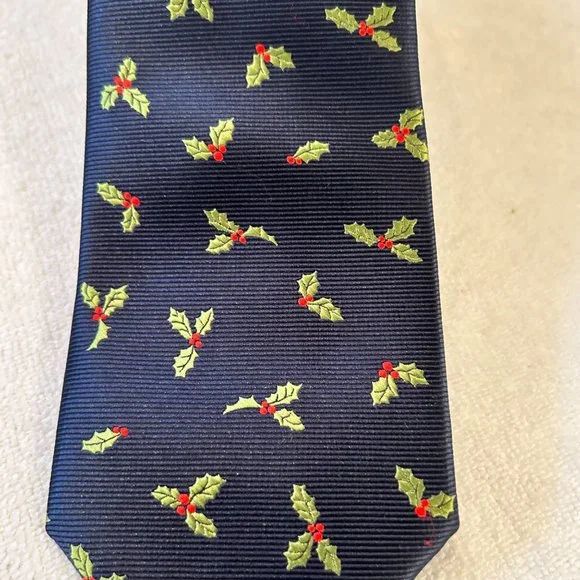 Holly-Day Christmas Tie by Ho*Ho*Ho. - Picture 3 of 4